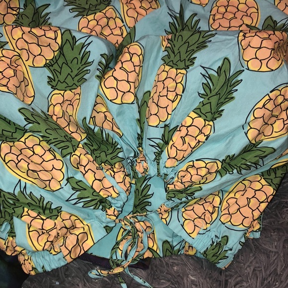Zara Pineapple cropped tee, US XS, scrunch up back, collared tee - Picture 5 of 6